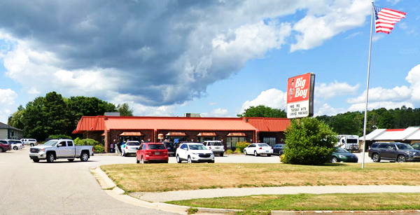 Big Boy Restaurants (Elias Brothers, Elias Bros) - Clare - 10240 S Clare Ave (newer photo)